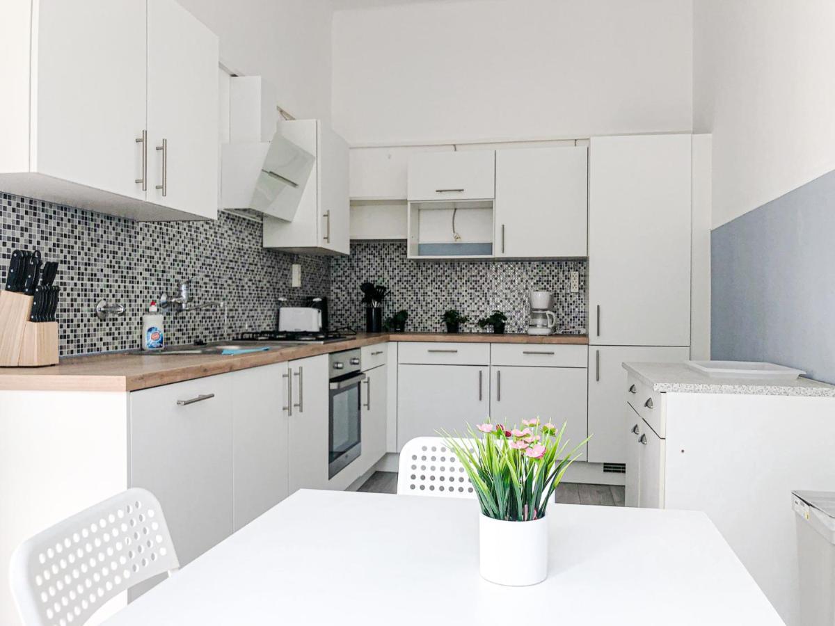 Commodious 2Br Apt. Near Akh-Perfect For Groups Viena Exterior foto