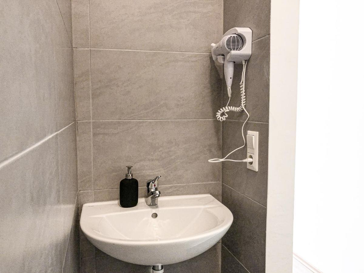 Commodious 2Br Apt. Near Akh-Perfect For Groups Viena Exterior foto