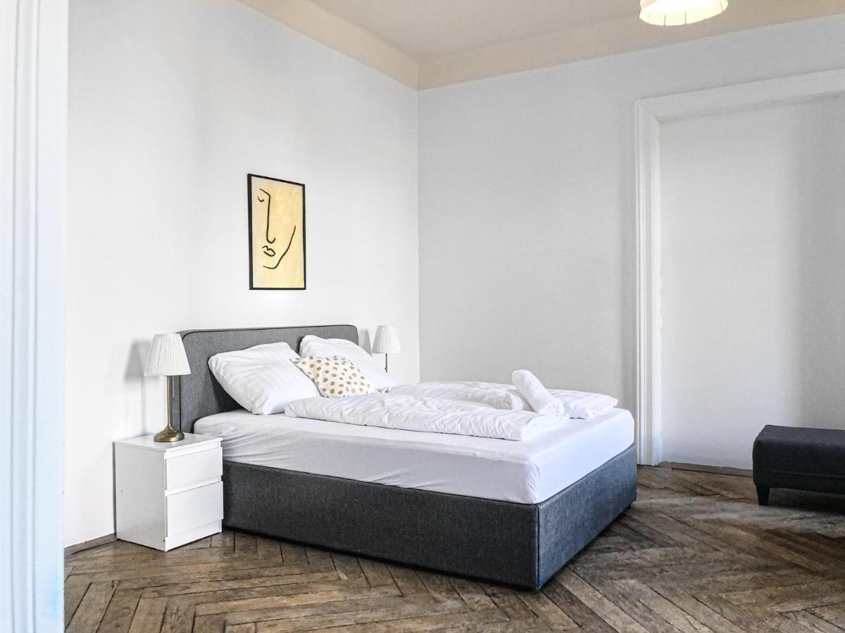 Commodious 2Br Apt. Near Akh-Perfect For Groups Viena Exterior foto